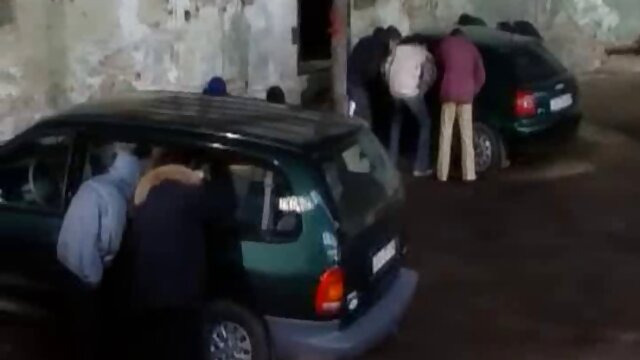 फ्रैगाइल और पेटिट ब्लोंड सेक्सी मूवी वीडियो में दिखाएं अपनी तंग चूत में एक बड़े से उभरे हुए फालूस को लेता है