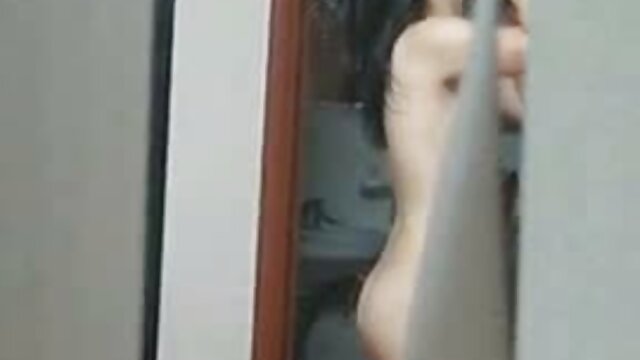 एक पोर्न मशीन के साथ बीडीएसएम स्पैंकिंग के लिए मोज़ा में सेक्सी फुल मूवी वीडियो में चेक बेब